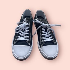 Women’s sneakers